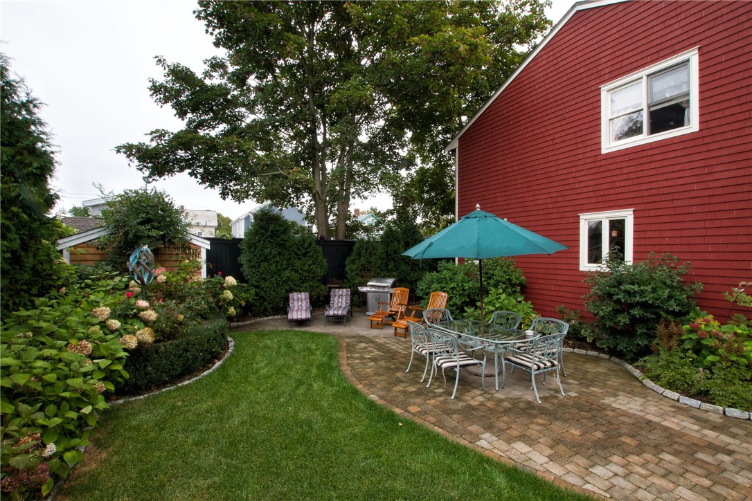 40 Roseneath Avenue Newport, RI 02840 - Photo 7 of 25