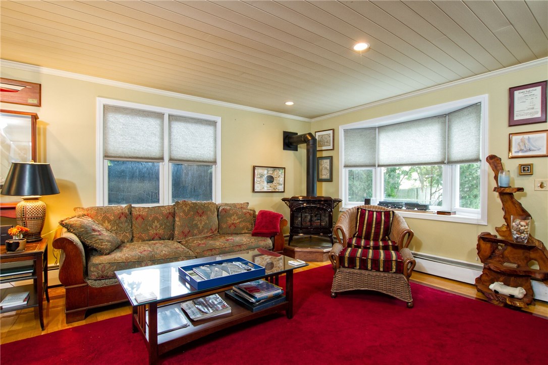 40 Roseneath Avenue Newport, RI 02840 - Photo 9 of 25