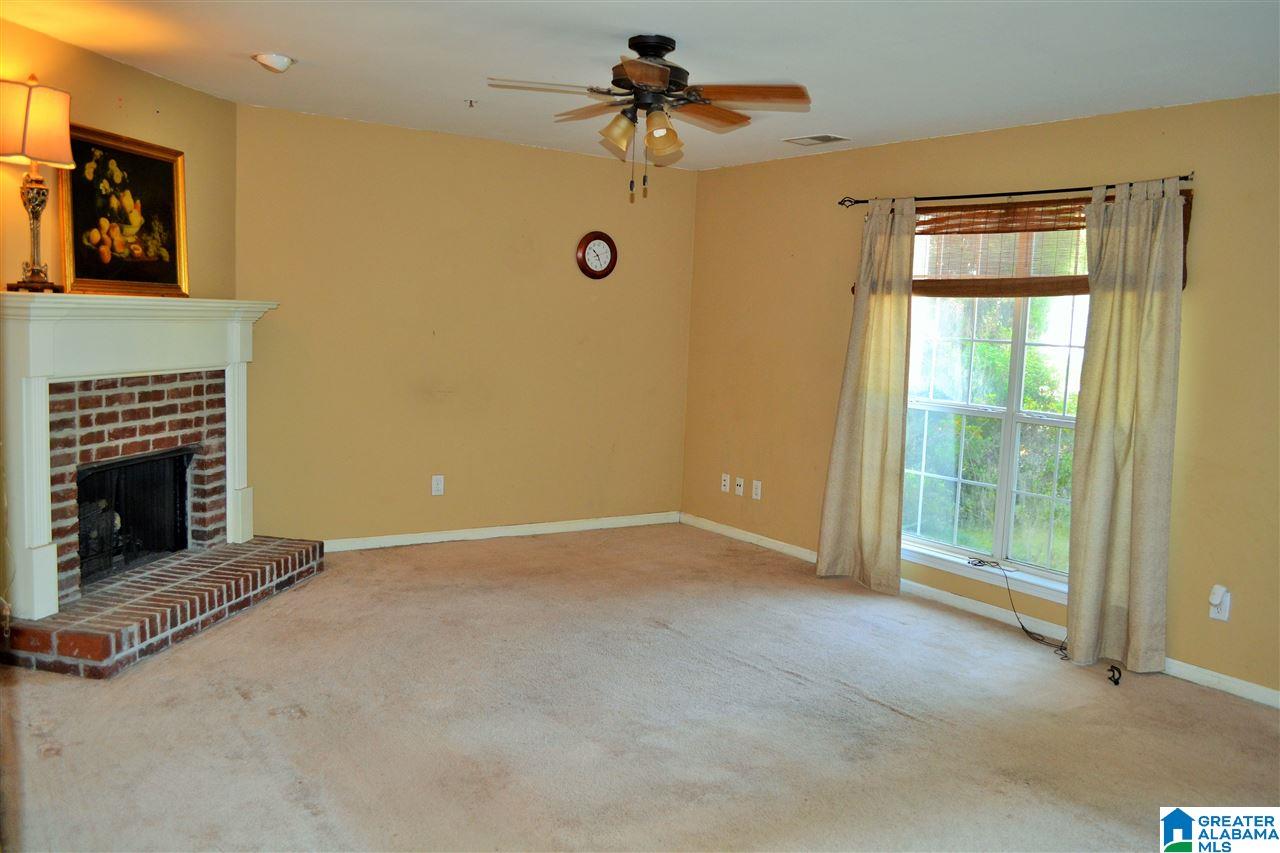 230 Willow Point Circle Alabaster, AL 35007 - Photo 2 of 15