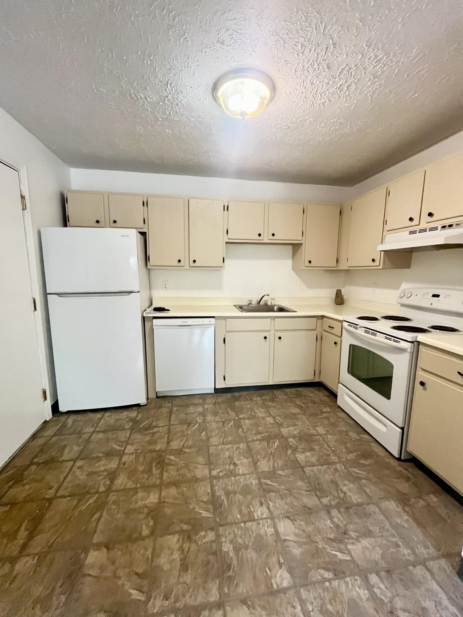 35 Log Street, Unit 1A Manchester, NH 03102 - Photo 2 of 7 Gallery Image 2