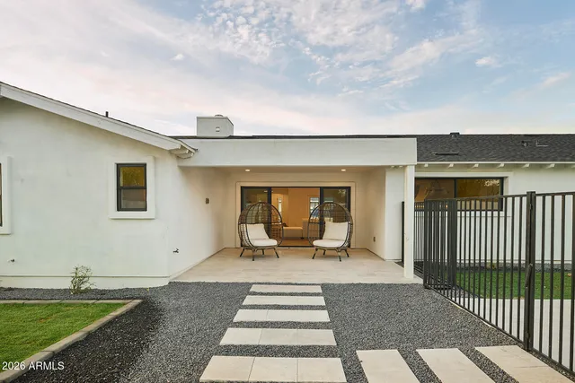 $2,095,000 | 4323 East Whitton Avenue, Phoenix, AZ 85018