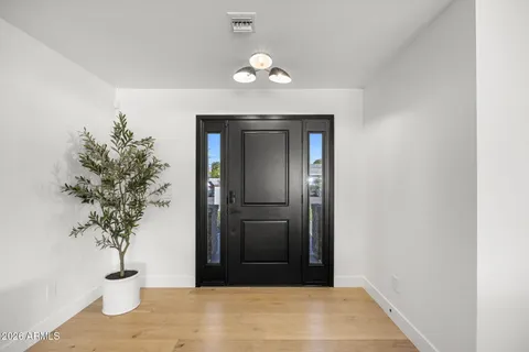 $2,050,000 | 4323 East Whitton Avenue, Phoenix, AZ 85018