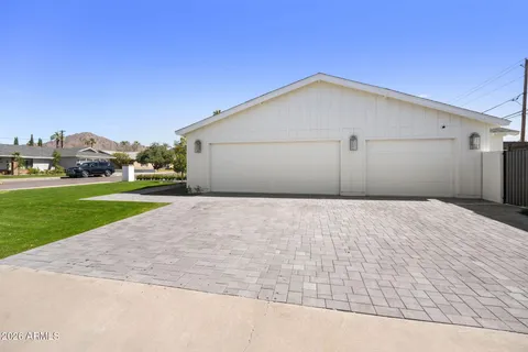 $2,050,000 | 4323 East Whitton Avenue, Phoenix, AZ 85018