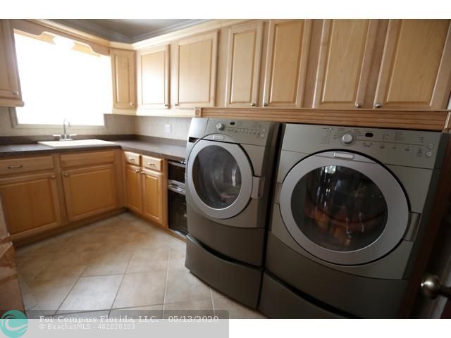 998 Southwest 20th Street Boca Raton, FL 33486 - Photo 17 of 25 Laundry Room