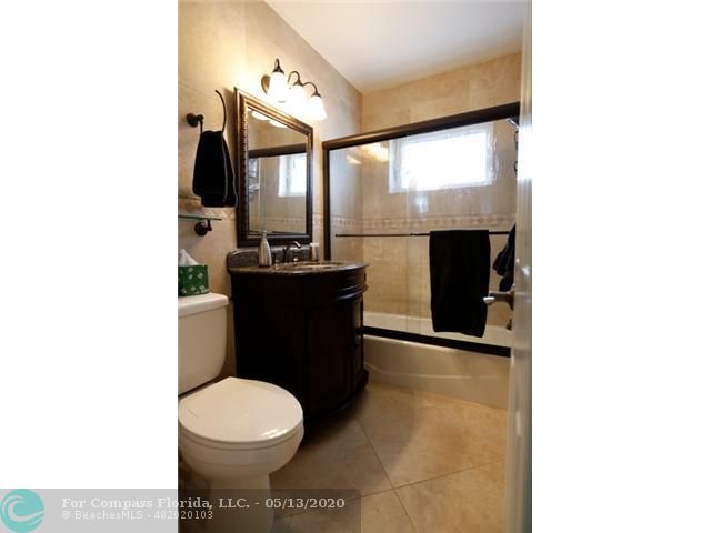 998 Southwest 20th Street Boca Raton, FL 33486 - Photo 20 of 25 Bathroom