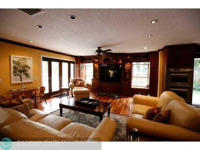 998 Southwest 20th Street Boca Raton, FL 33486 - Photo 8 of 25 Family/Great Room