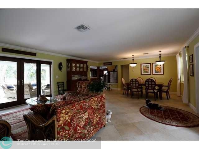 998 Southwest 20th Street Boca Raton, FL 33486 - Photo 9 of 25 Living Room
