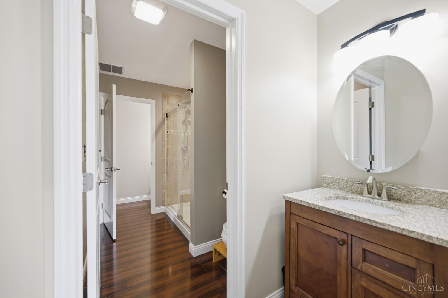 3654 Boomer Road Cincinnati, OH 45247 - Photo 15 of 33 Gallery Image 15