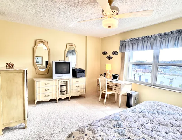 $240,000 | 231 East Lantana Road, Unit 202, Lantana, FL 33462