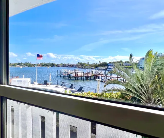 $240,000 | 231 East Lantana Road, Unit 202, Lantana, FL 33462
