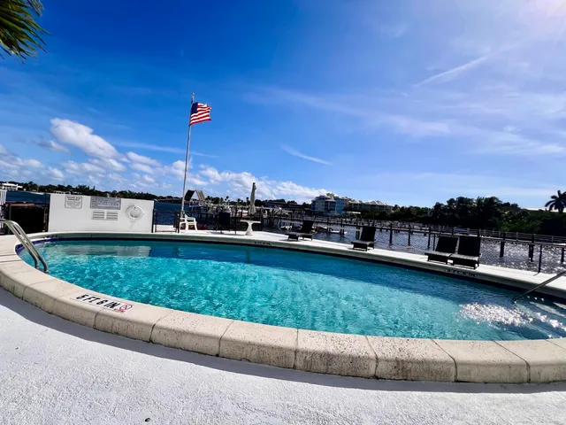 $240,000 | 231 East Lantana Road, Unit 202, Lantana, FL 33462