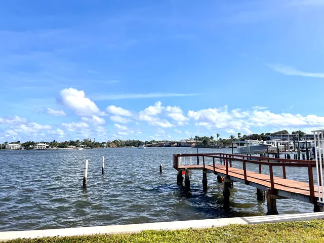 $240,000 | 231 East Lantana Road, Unit 202, Lantana, FL 33462