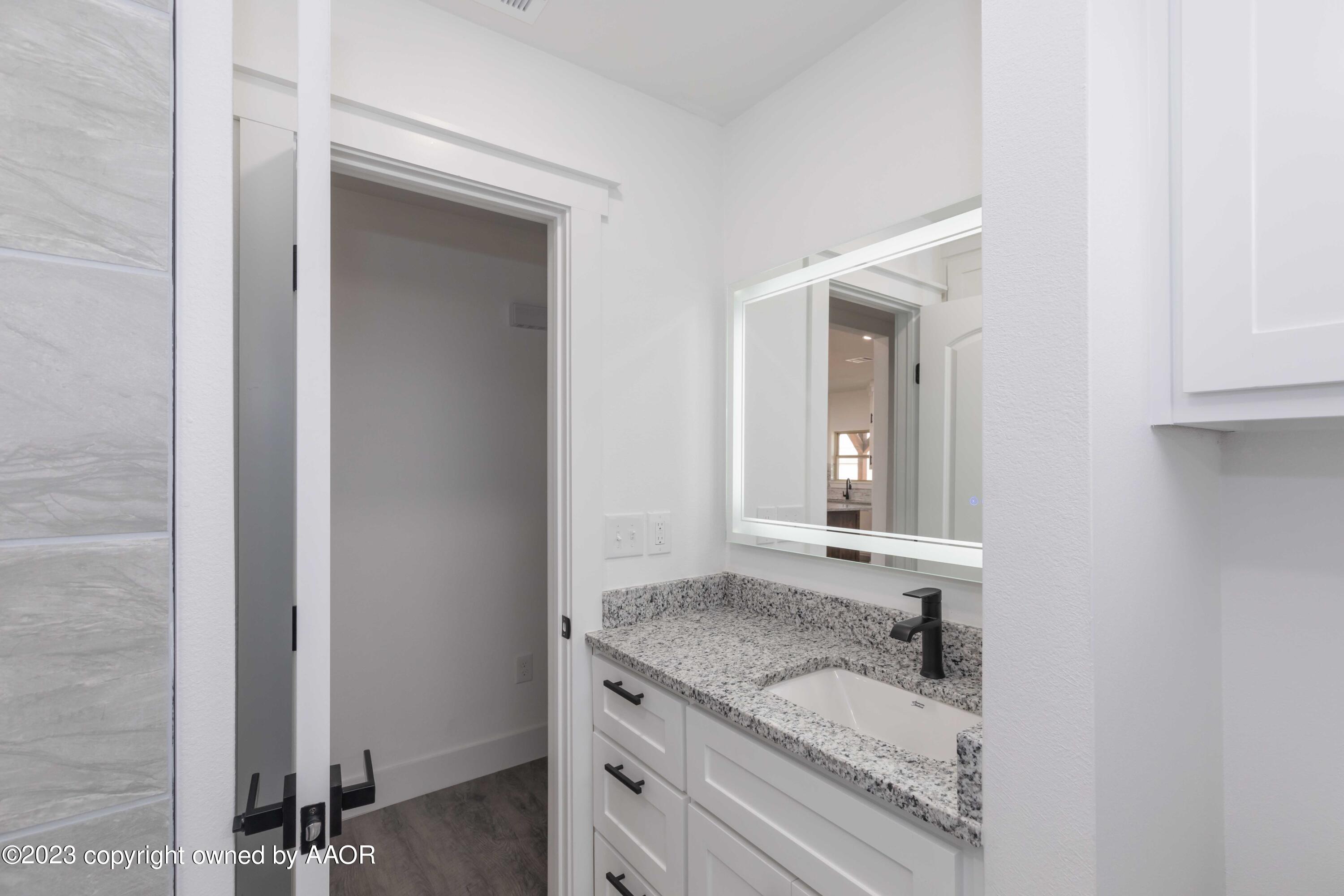 11701 Elk Road Amarillo, TX 79118 - Photo 35 of 39 BATHROOM 2 VIEW 2