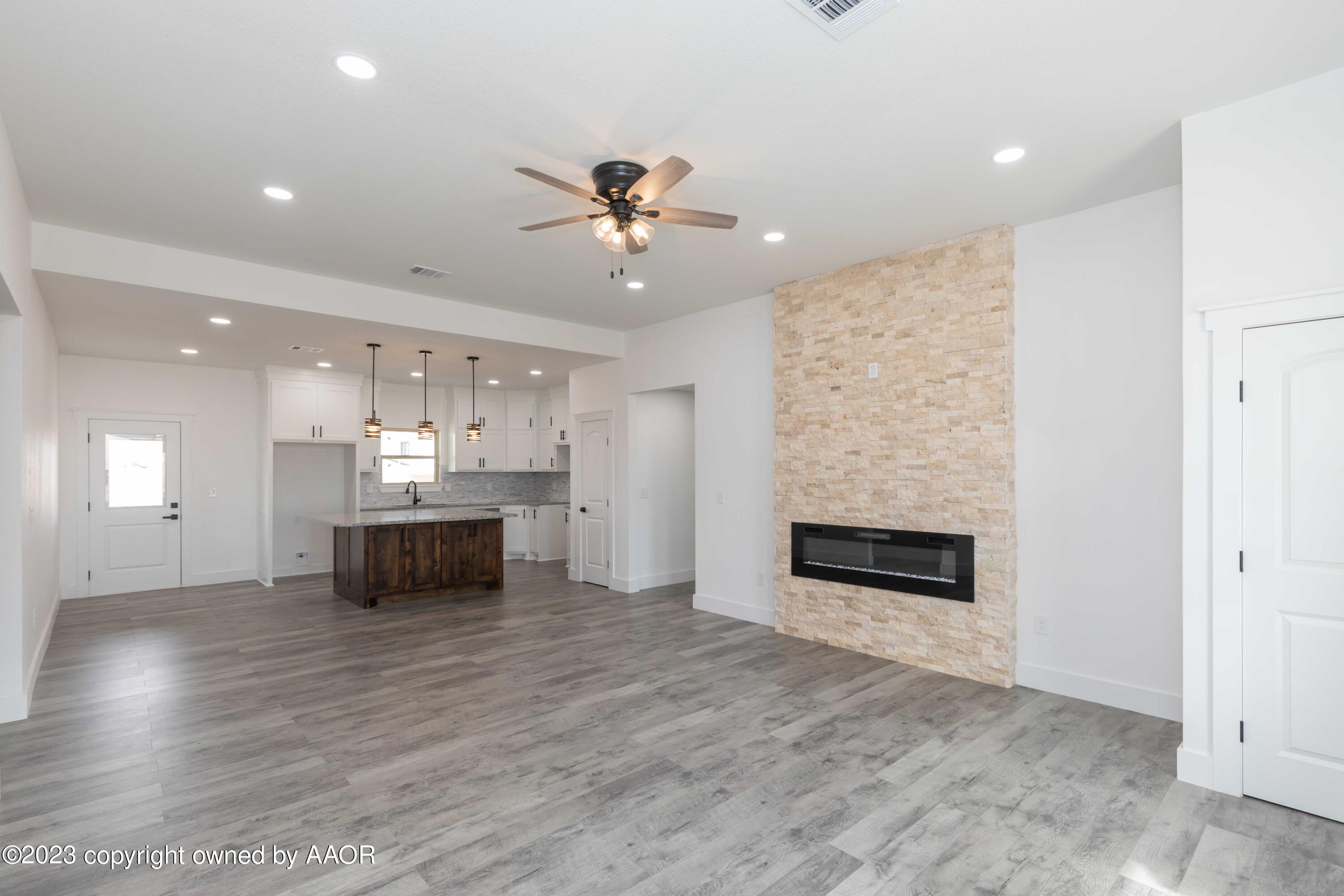 11701 Elk Road Amarillo, TX 79118 - Photo 8 of 39 LIVING ROOM VIEW 4