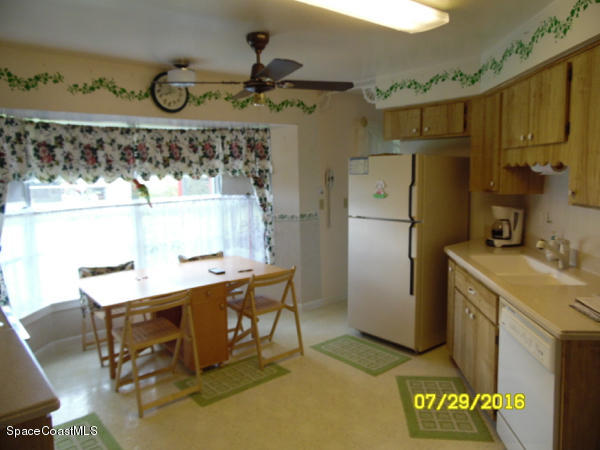 1940 Tallpalm Road Melbourne, FL 32935 - Photo 7 of 22 Kitchen v2