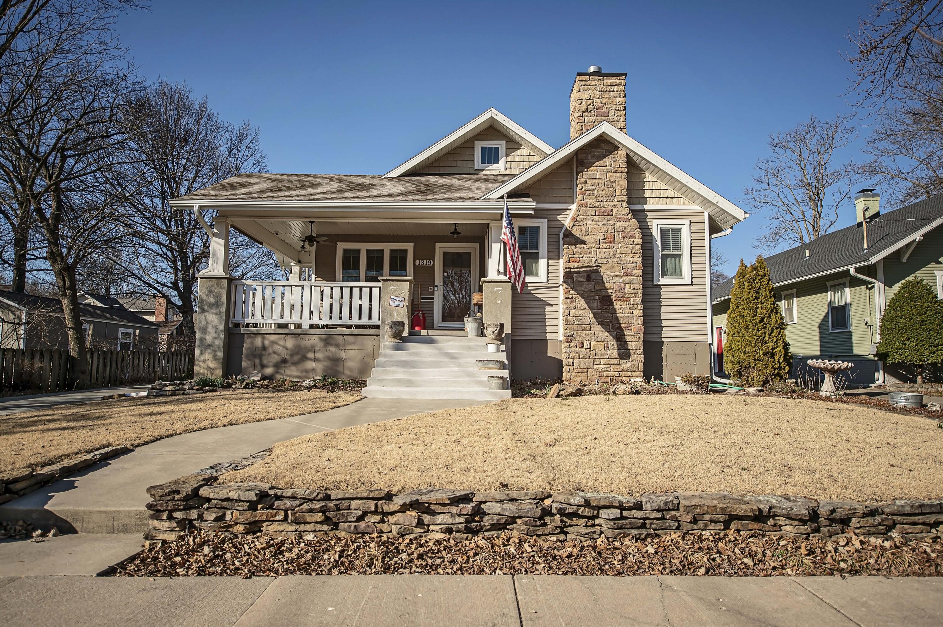 1319 East Monroe Street Springfield, MO 65804 - Photo 1 of 1 1319 E Monroe St (112)