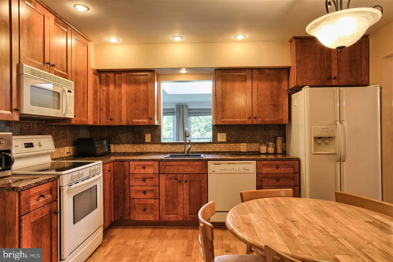449 Appletree Road Camp Hill, PA 17011 - Photo 8 of 25 Gallery Image 8