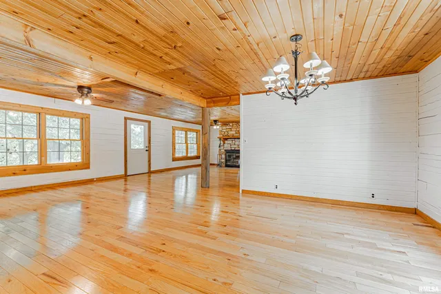 $399,900 | 759 400 North, Winchester, IL 62694