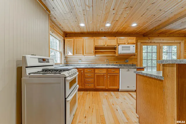 $399,900 | 759 400 North, Winchester, IL 62694