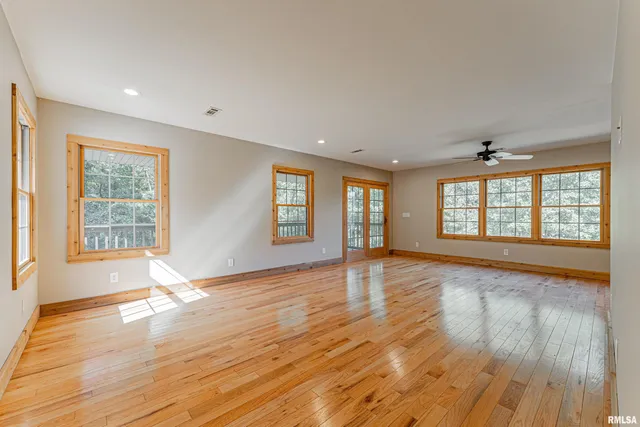 $399,900 | 759 400 North, Winchester, IL 62694