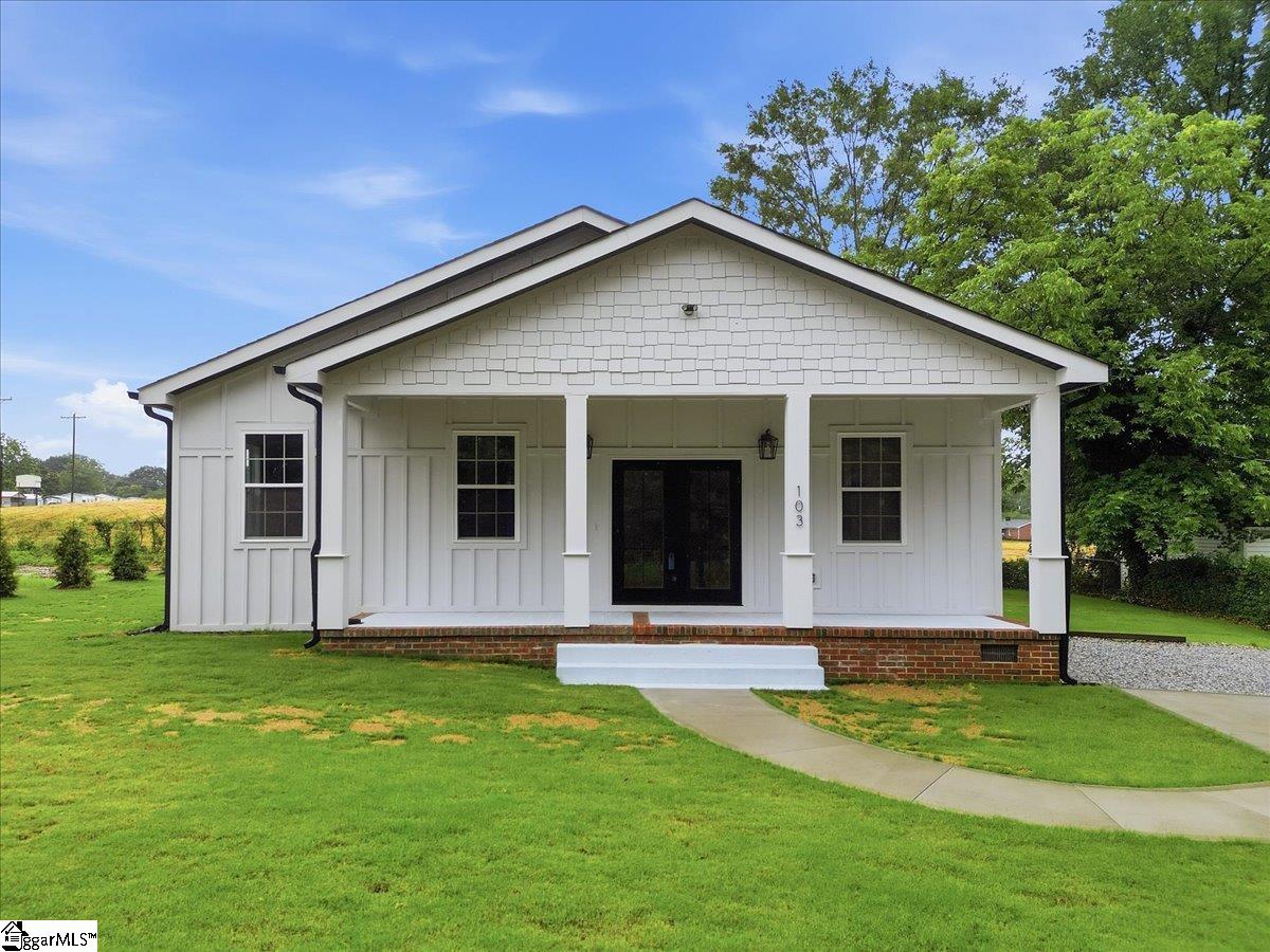 103 Perry Avenue Simpsonville, SC 29681 - Photo 1 of 32