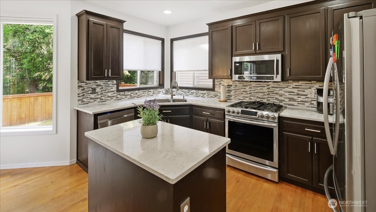 923 183rd Place Southeast Bothell, WA 98012 - Photo 4 of 27