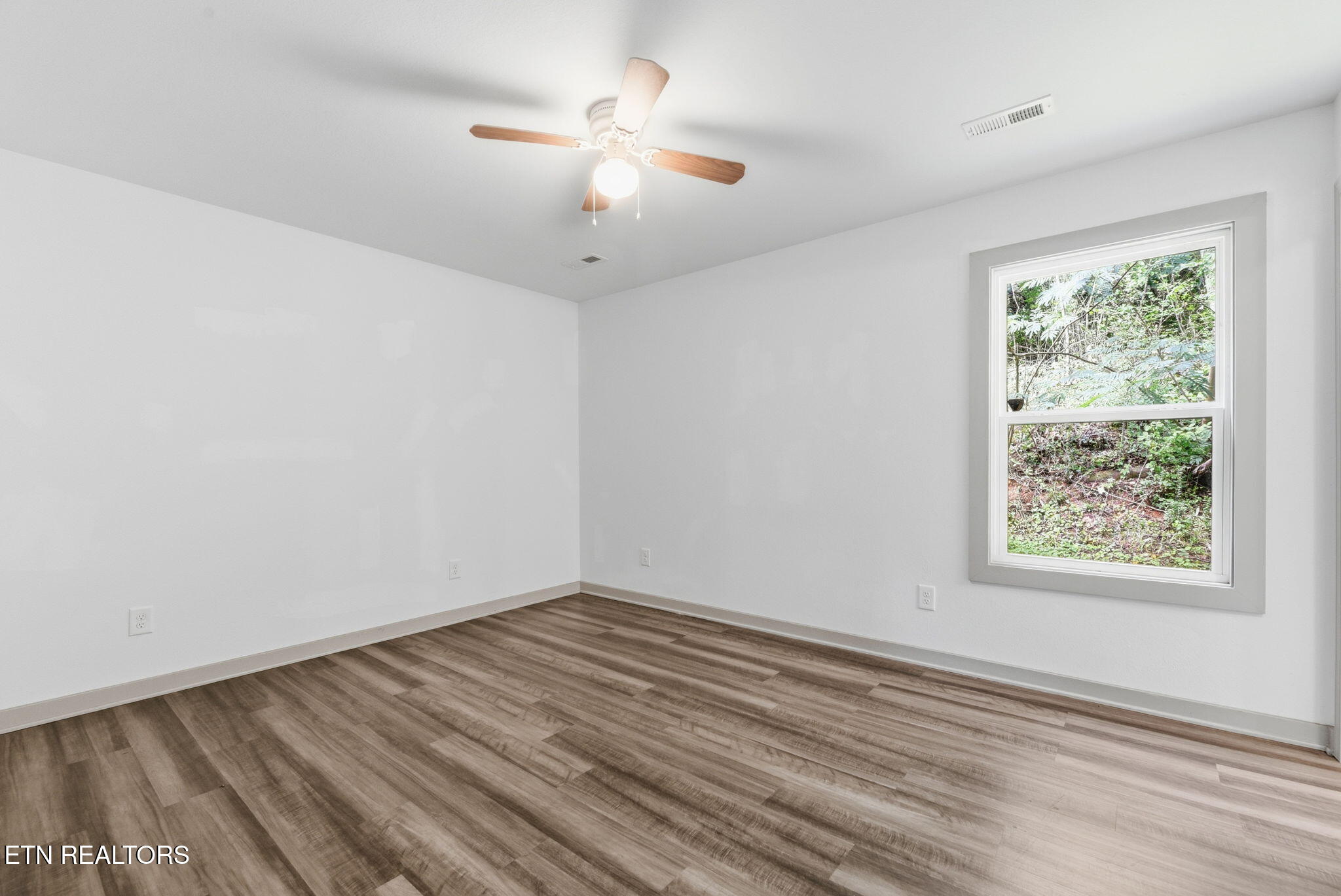 219 Offutt Road Clinton, TN 37716 - Photo 15 of 24 15-web-or-mls-DSC_0892