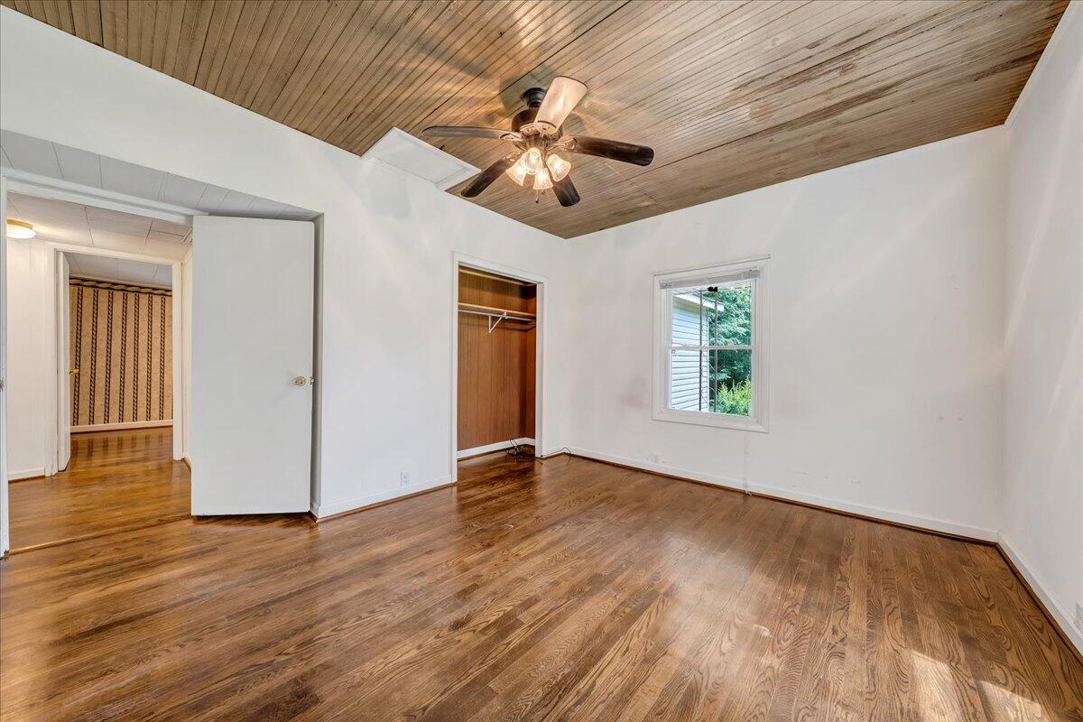 712 Lee Road Salem, VA 24153 - Photo 12 of 30 Bedroom One