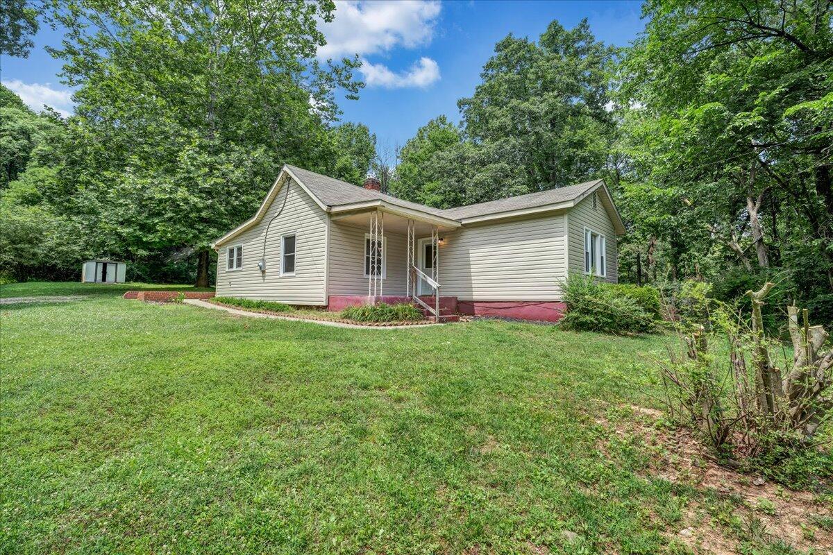 712 Lee Road Salem, VA 24153 - Photo 26 of 30 Front