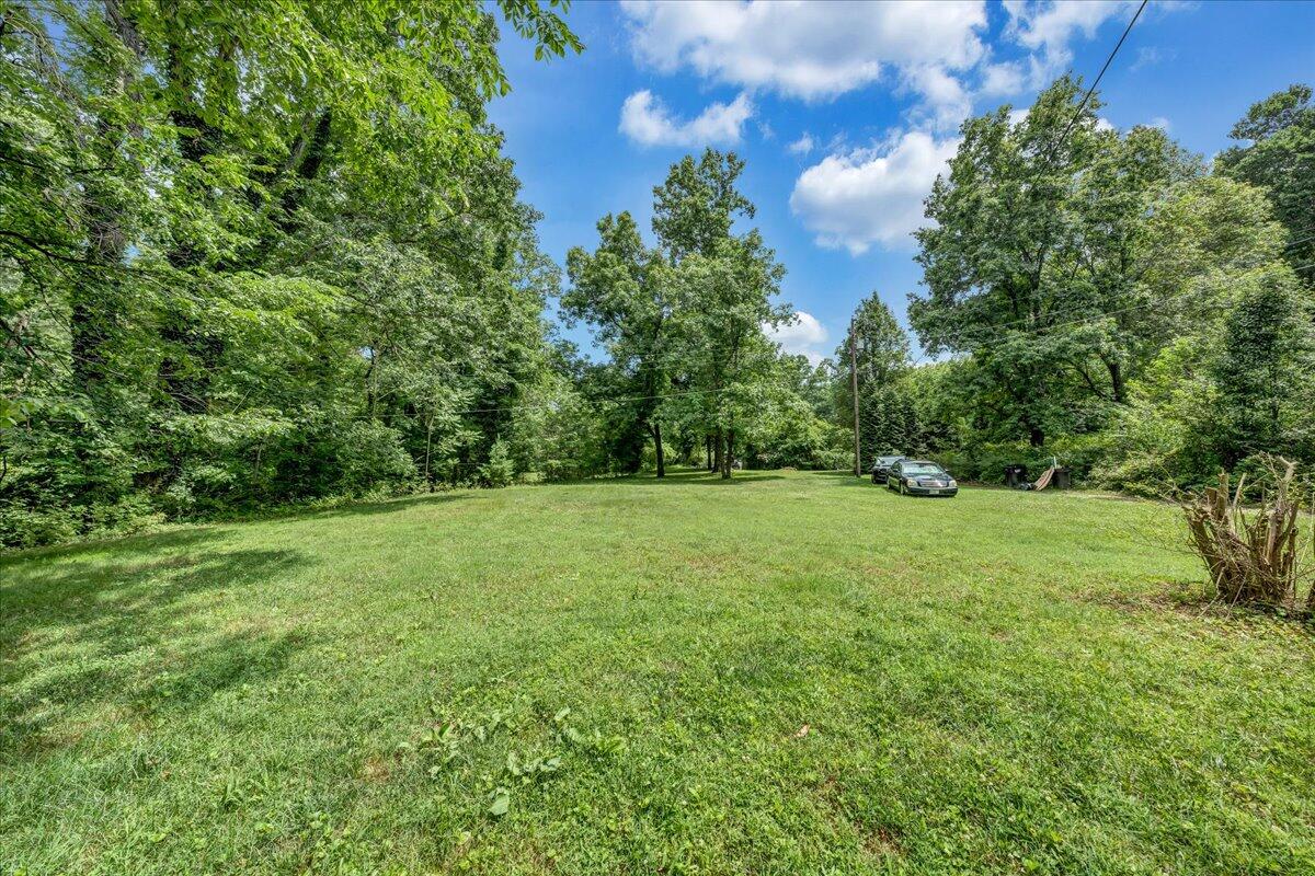 712 Lee Road Salem, VA 24153 - Photo 28 of 30 Front yard