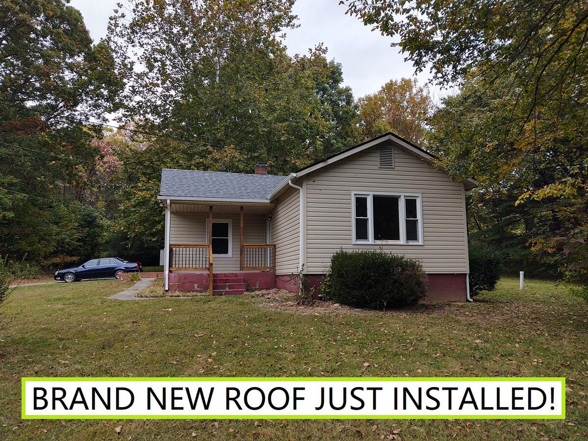 712 Lee Road Salem, VA 24153 - Photo 3 of 30 712 Lee Rd 10.12.22