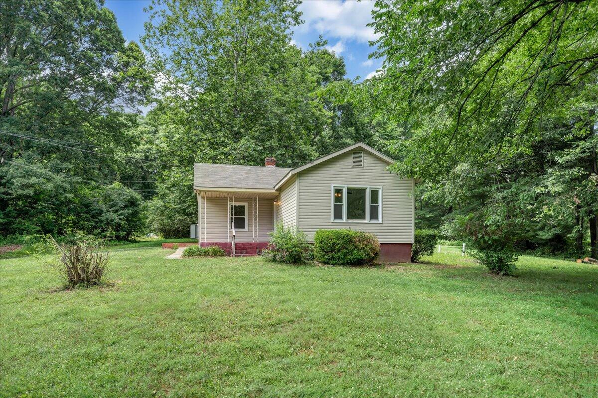 712 Lee Road Salem, VA 24153 - Photo 4 of 30 Front