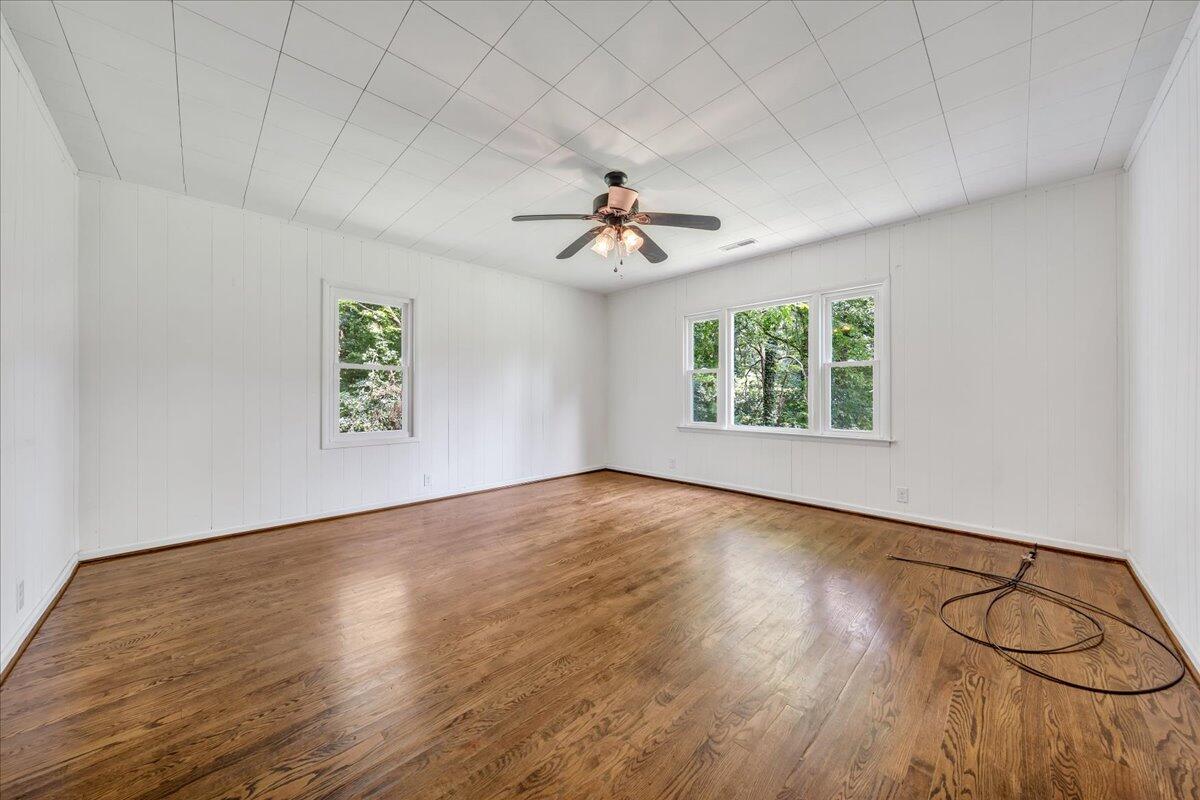 712 Lee Road Salem, VA 24153 - Photo 5 of 30 Living Room