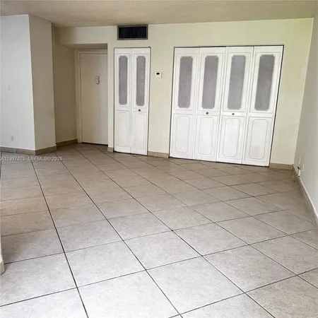 $2,250 | 16919 North Bay Road, Unit 210, Sunny Isles Beach, FL 33160