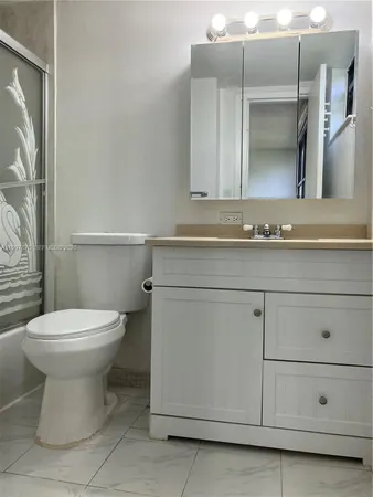$2,250 | 16919 North Bay Road, Unit 210, Sunny Isles Beach, FL 33160