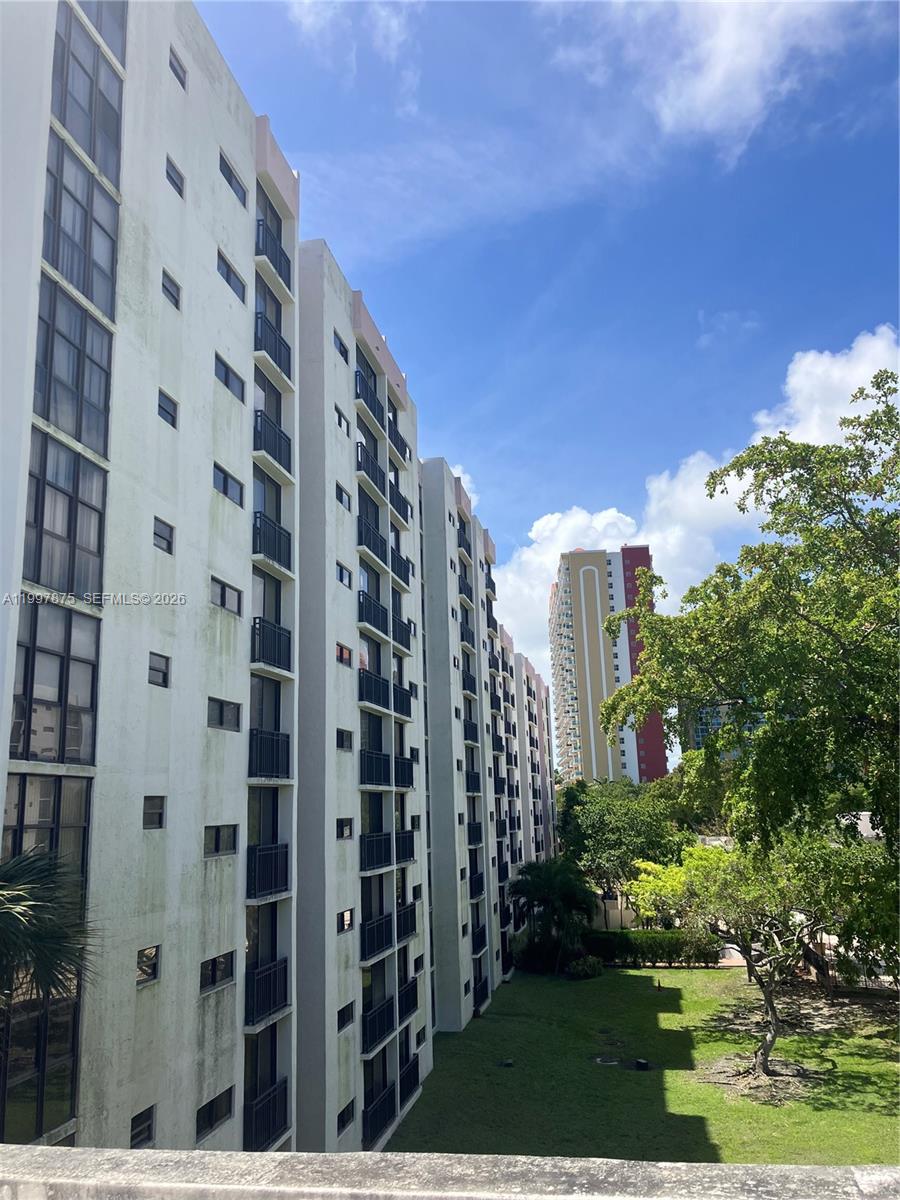 16919 North Bay Road, Unit 210 Sunny Isles Beach, FL 33160 - Photo 18 of 22