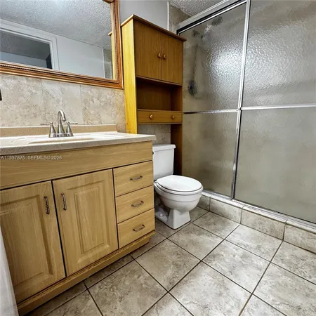 $2,250 | 16919 North Bay Road, Unit 210, Sunny Isles Beach, FL 33160