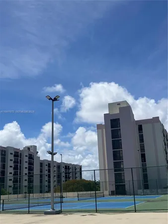 $2,250 | 16919 North Bay Road, Unit 210, Sunny Isles Beach, FL 33160