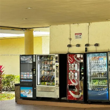 $2,250 | 16919 North Bay Road, Unit 210, Sunny Isles Beach, FL 33160