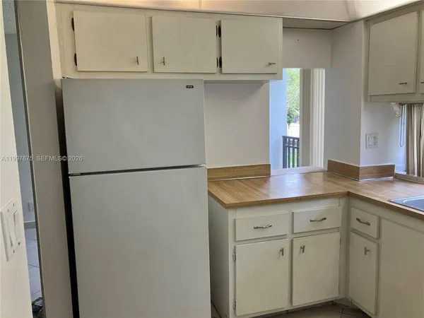 $2,250 | 16919 North Bay Road, Unit 210, Sunny Isles Beach, FL 33160