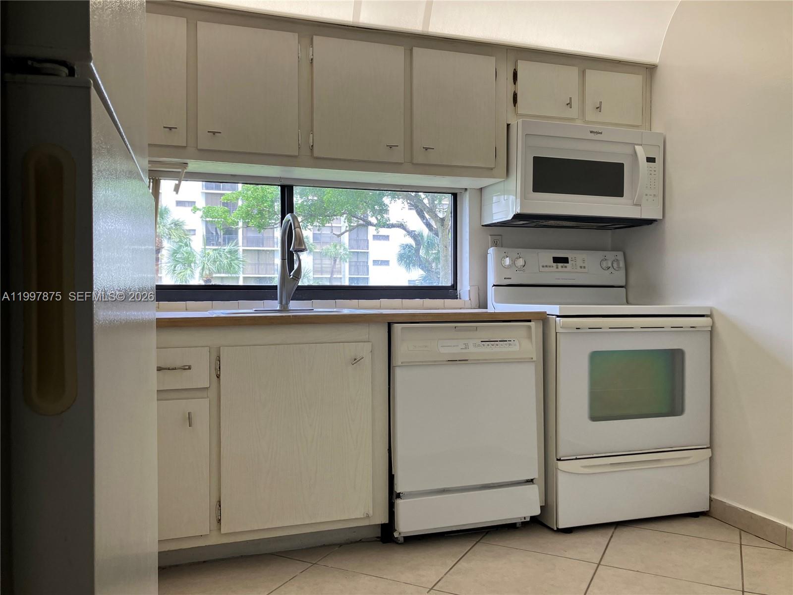 16919 North Bay Road, Unit 210 Sunny Isles Beach, FL 33160 - Photo 4 of 22