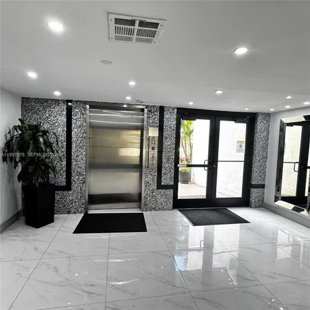 $2,250 | 16919 North Bay Road, Unit 210, Sunny Isles Beach, FL 33160