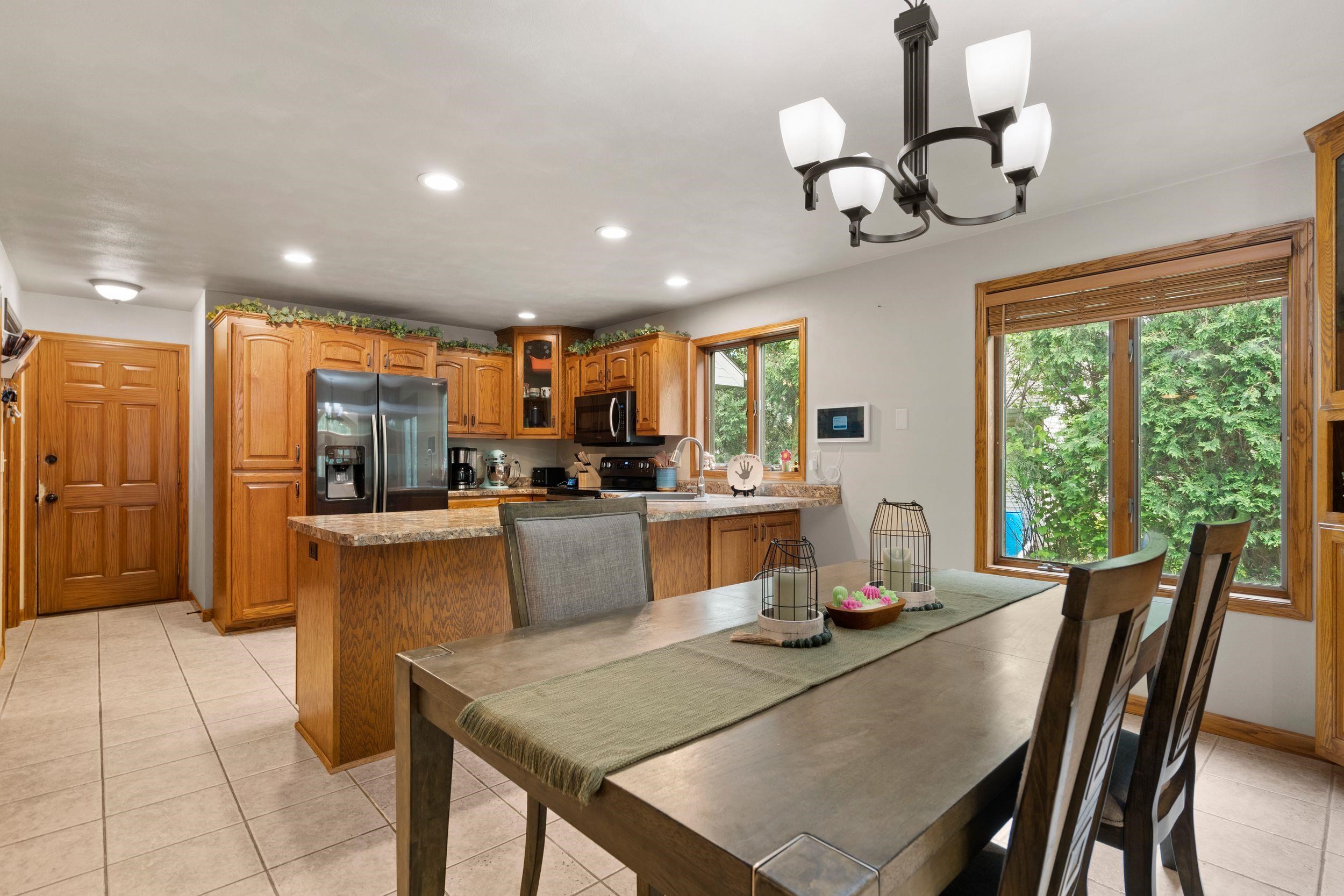 W2585 Oakbrook Court Appleton, WI 54915 - Photo 24 of 56