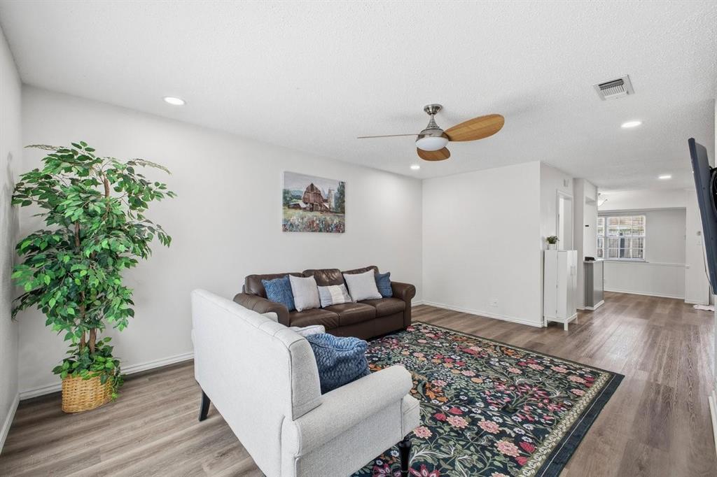 907 Roaring Springs Road Fort Worth, TX 76114 - Photo 7 of 27