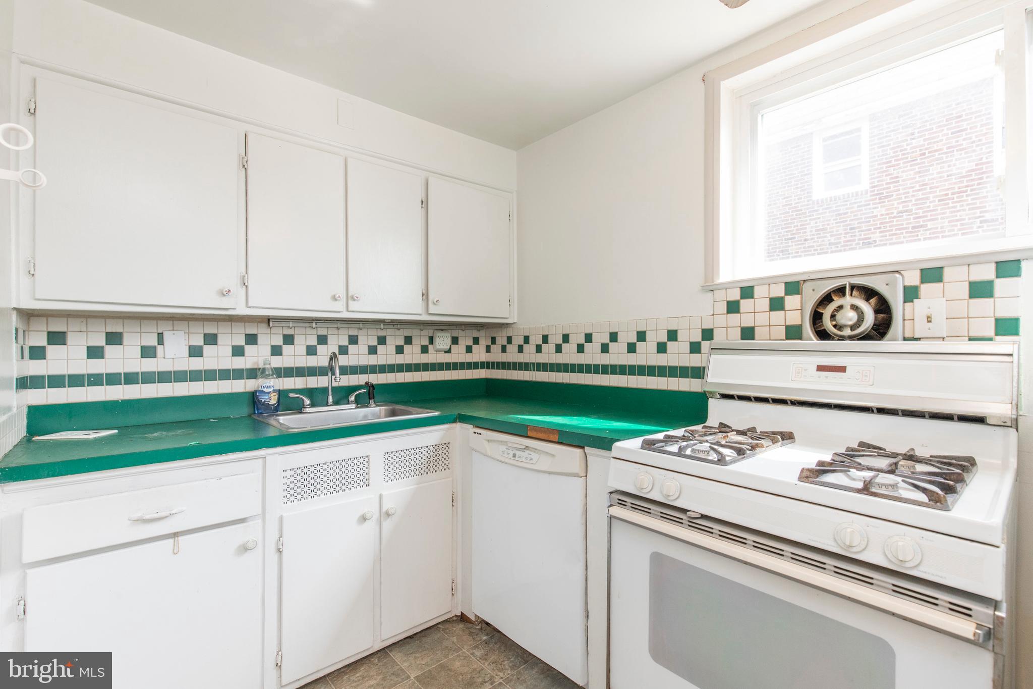 330 Rively Avenue Darby, PA 19023 - Photo 13 of 43 Gallery Image 13