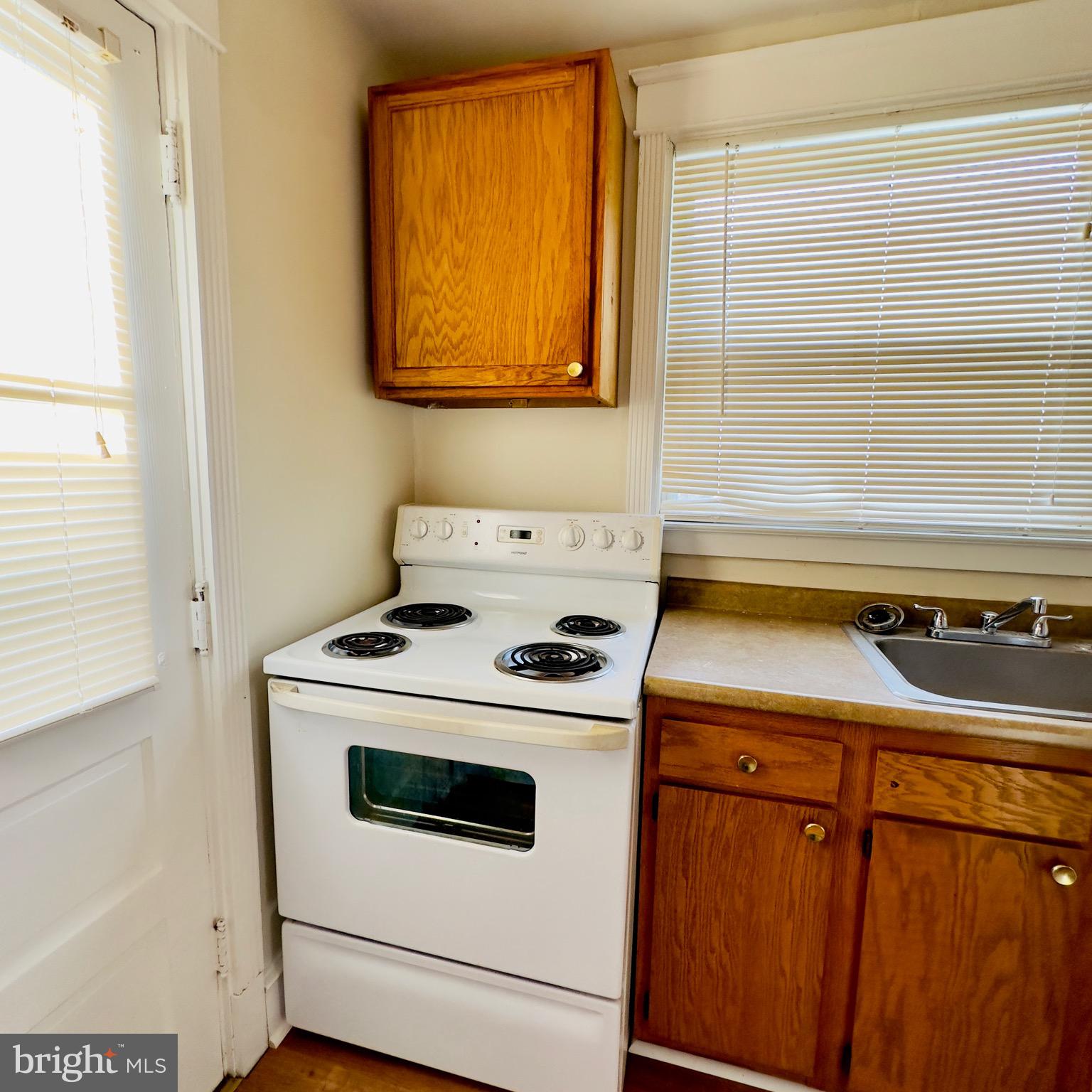 522 Woodcliffe Road Upper Darby, PA 19082 - Photo 8 of 15