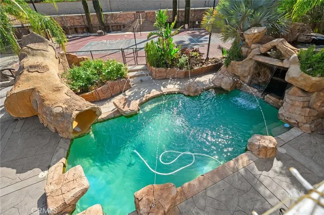 a view of a pathway of a house with a street