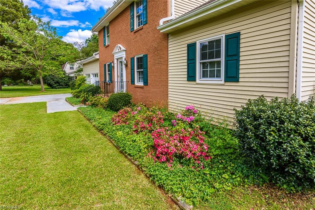 128 Raintree Road Advance, NC 27006 - Photo 4 of 29 Beautiful Shrubs