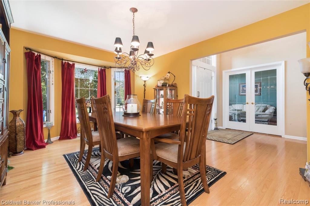 6607 Chatham Circle Rochester Hills, MI 48306 - Photo 7 of 28