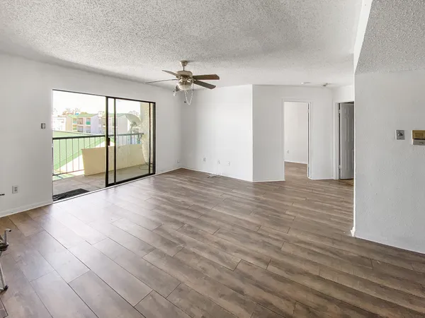 $1,200 | 2826 South Bartell Drive, Unit F38, Houston, TX 77054
